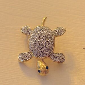 Vintage Joan Rivers Turtle Brooch